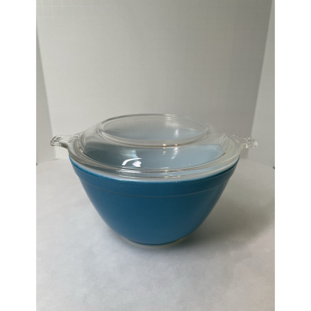 Vintage 1940s‎ Primary Blue 1.5 pt 401 Mixing Bowl with Pyrex P-81C-24 Clear Lid